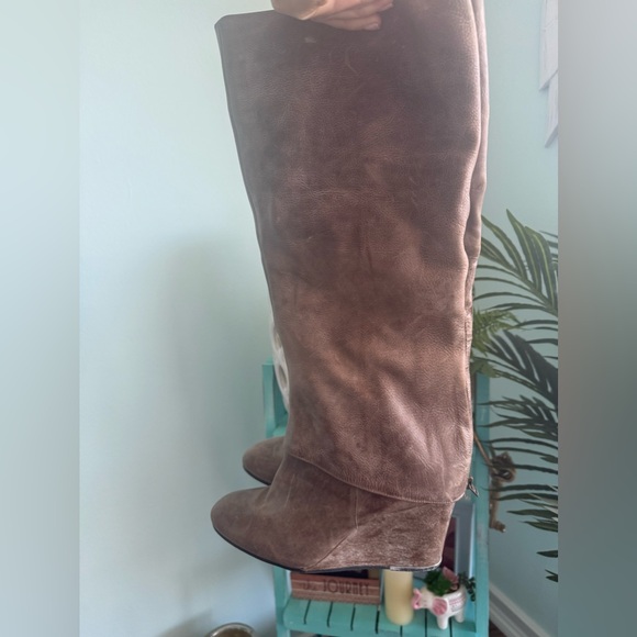 Light brown/taupe leather boots w wedge. Worn 2x’s. Sz 10. They are too big. - Picture 2 of 10